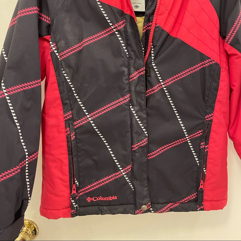 Columbia kids snow jacket. Great condition size 10/12